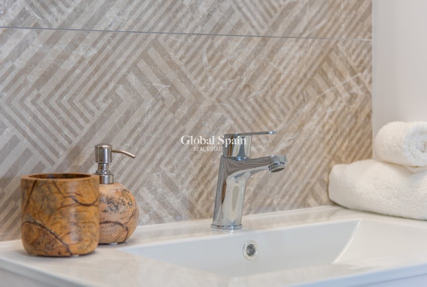 Resale - APARTMENT -
SAN MIGUEL DE SALINAS - Inland