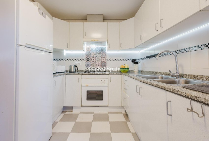 Resale - APARTMENT -
SAN MIGUEL DE SALINAS - Inland