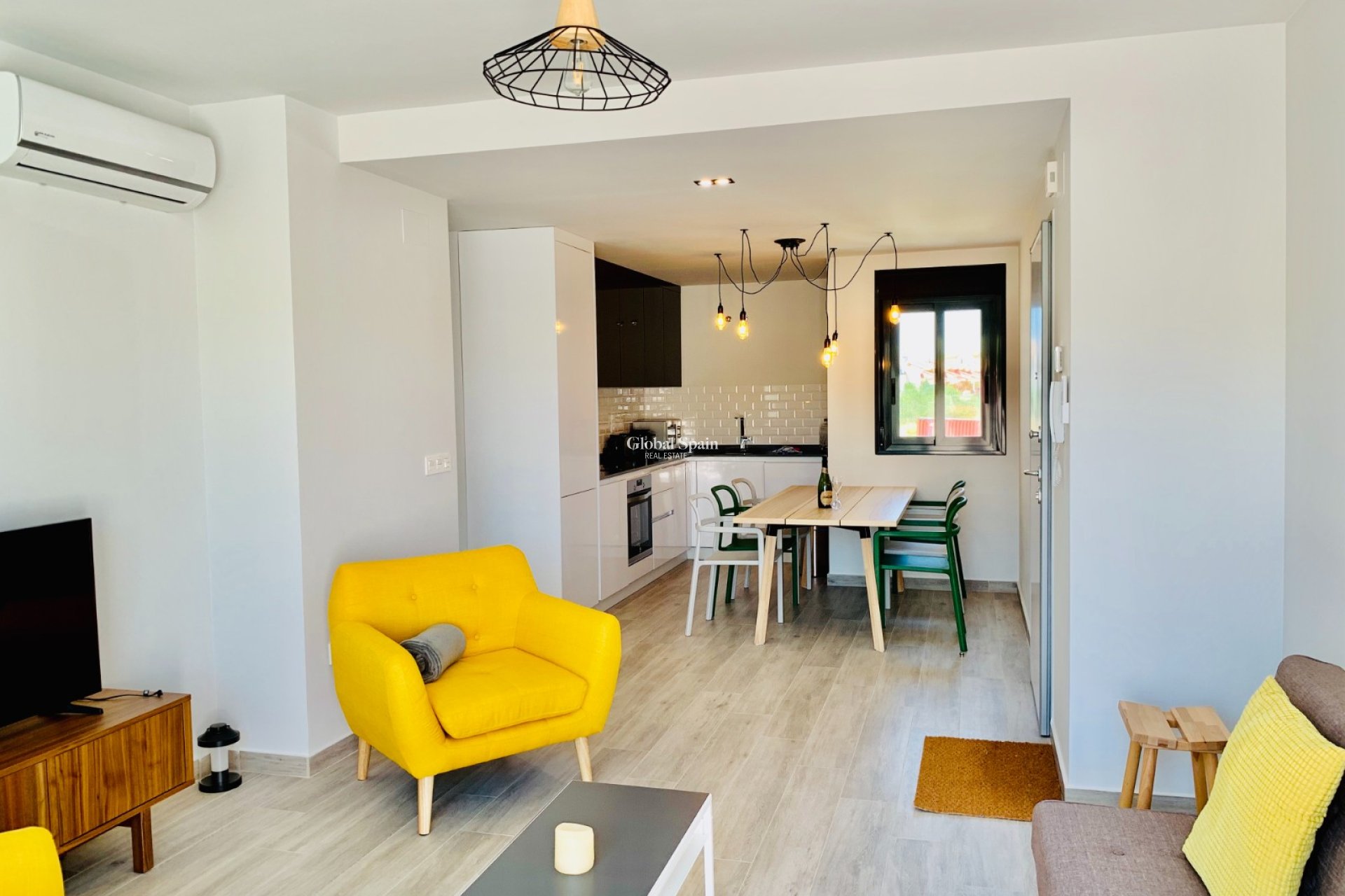 Resale - APARTMENT -
SAN MIGUEL DE SALINAS - Inland