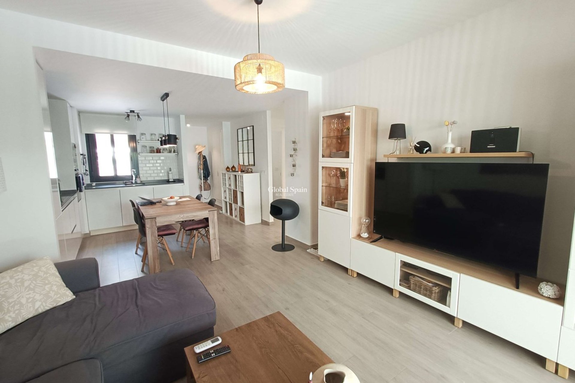 Resale - APARTMENT -
SAN MIGUEL DE SALINAS - Las Comunicaciones