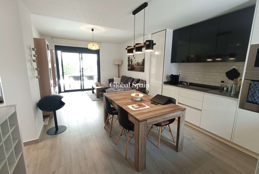 Resale - APARTMENT -
SAN MIGUEL DE SALINAS - Las Comunicaciones