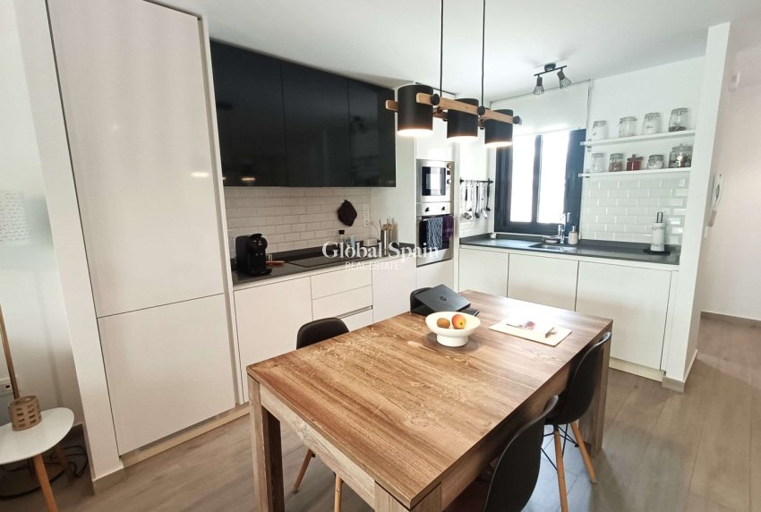 Resale - APARTMENT -
SAN MIGUEL DE SALINAS - Las Comunicaciones