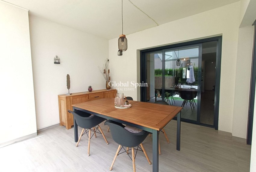 Resale - APARTMENT -
SAN MIGUEL DE SALINAS - Las Comunicaciones