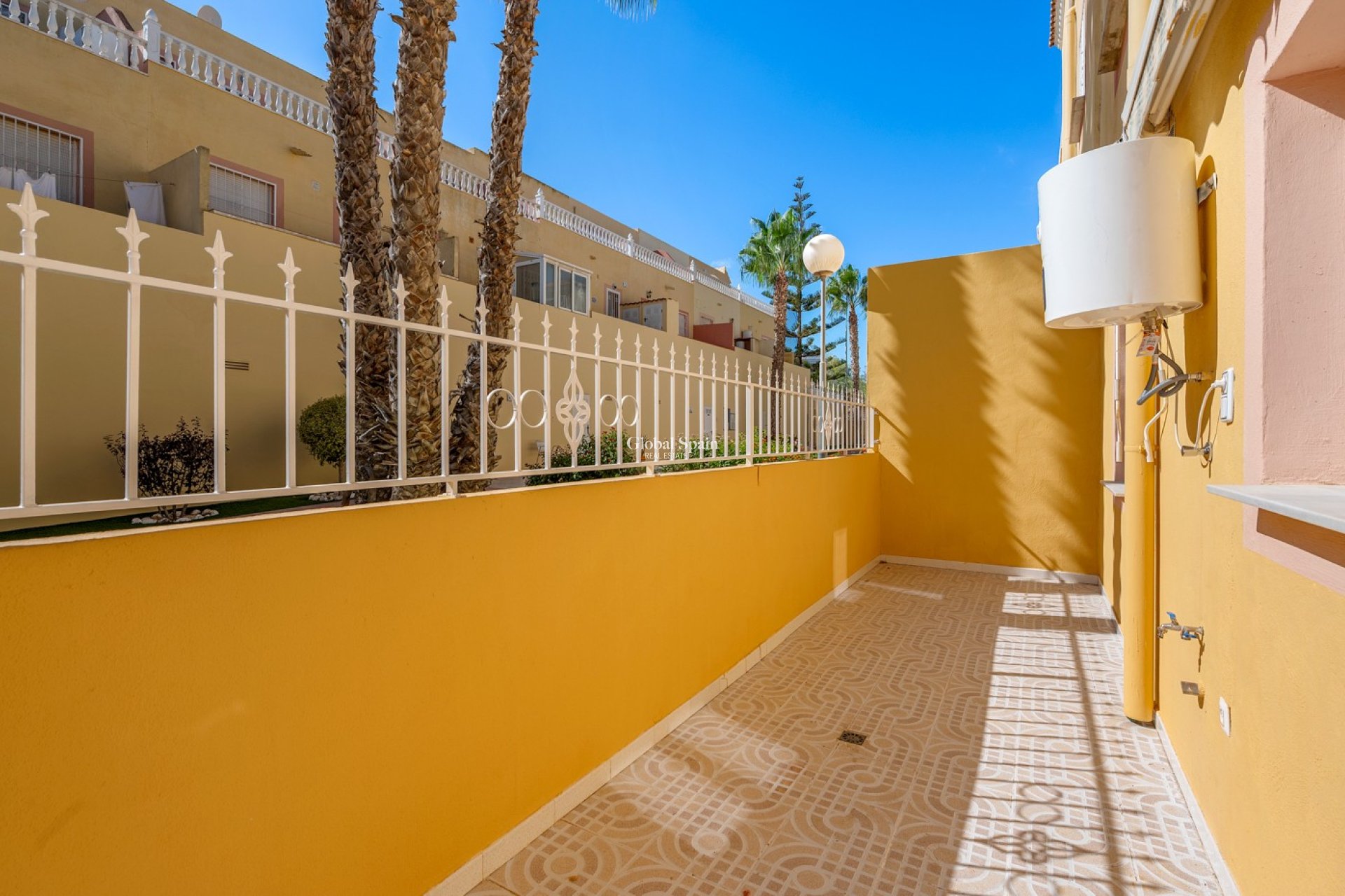 Resale - APARTMENT -
SAN MIGUEL DE SALINAS - Orihuela Costa