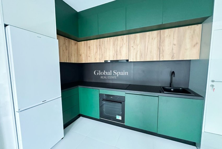 Resale - APARTMENT -
SAN MIGUEL DE SALINAS - Urbanizaciones