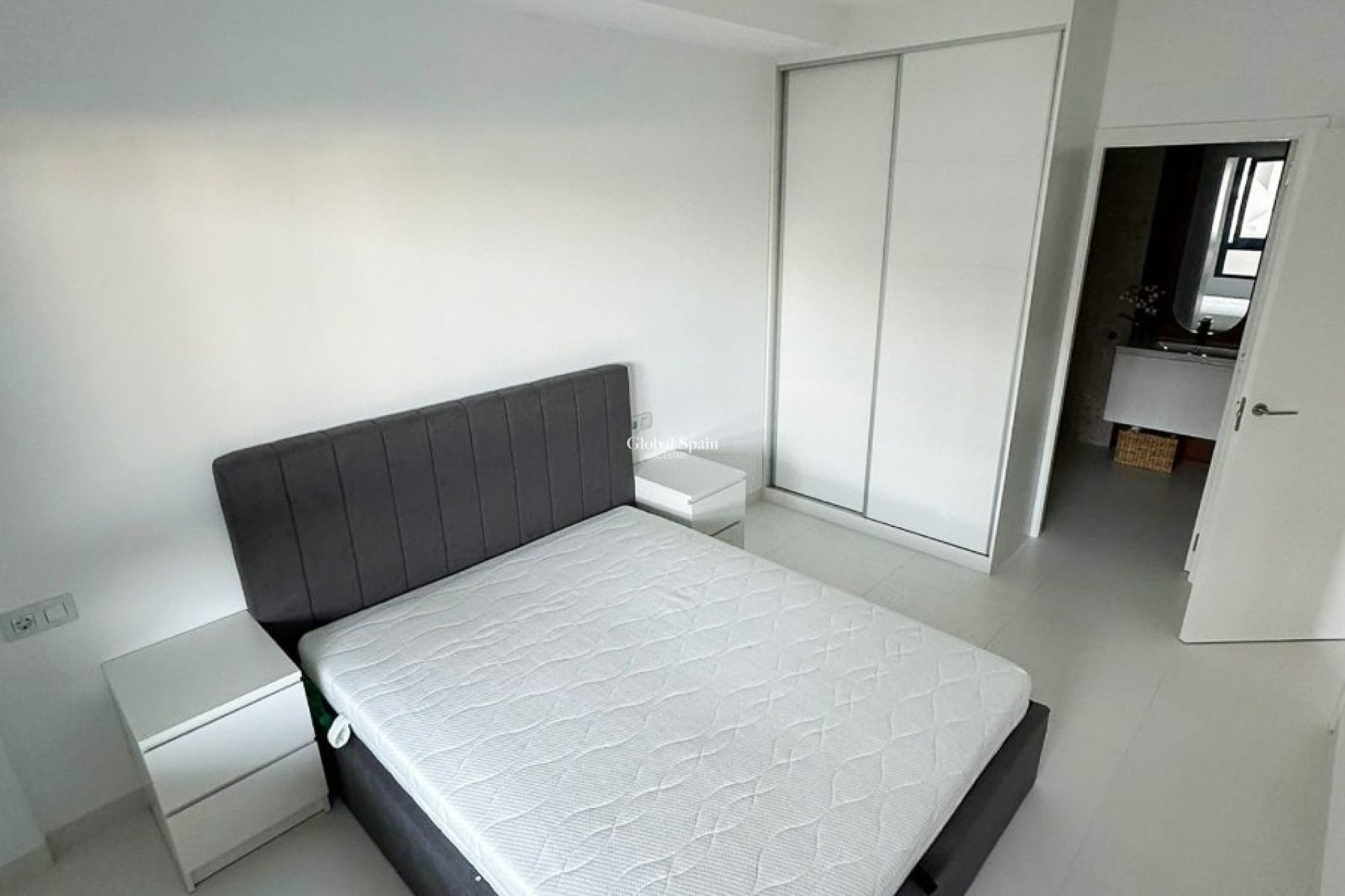 Resale - APARTMENT -
SAN MIGUEL DE SALINAS - Urbanizaciones