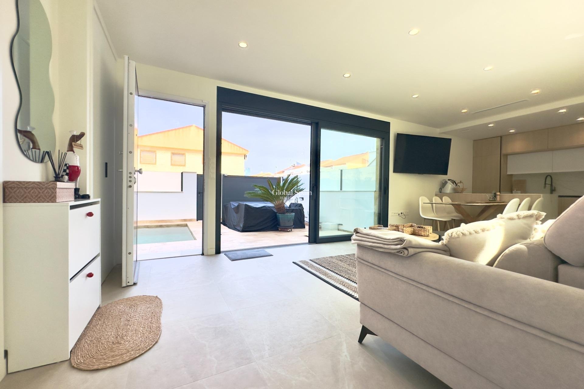 Resale - APARTMENT -
SAN PEDRO DEL PINATAR - CENTRO