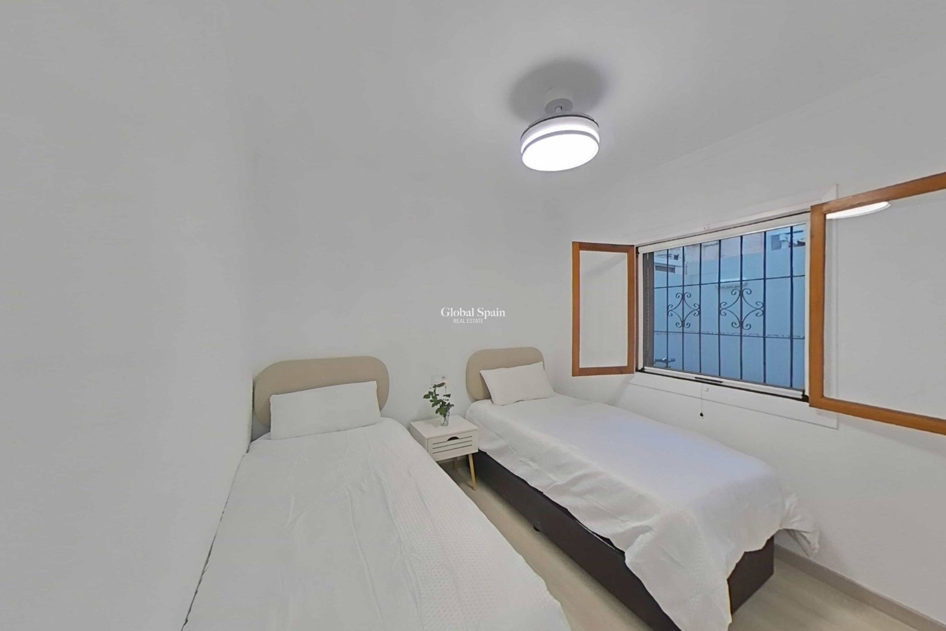Resale - APARTMENT -
SAN PEDRO DEL PINATAR - Lo pagan