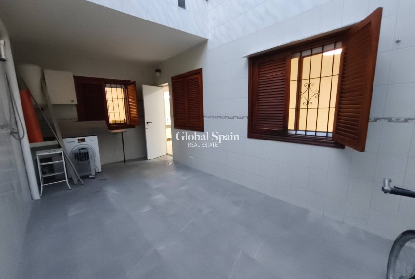 Resale - APARTMENT -
SAN PEDRO DEL PINATAR - Lo pagan