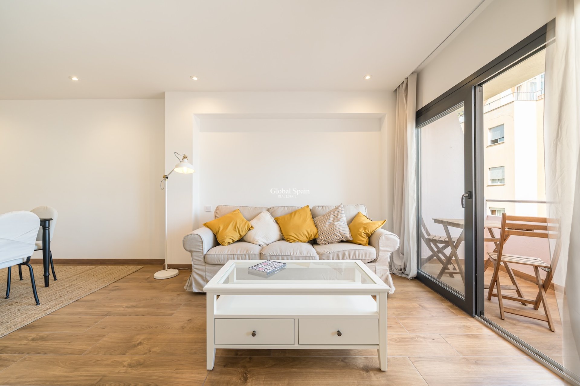 Resale - Apartment -
Santa Catalina - optional location detail