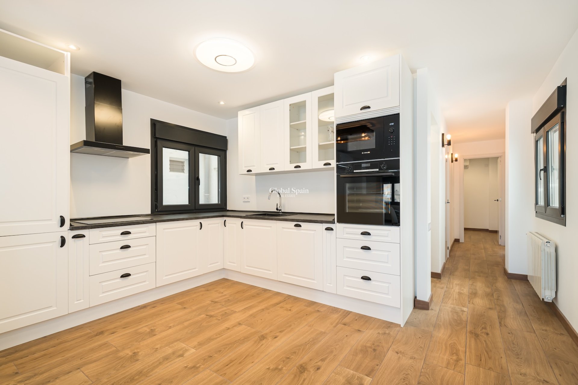 Resale - Apartment -
Santa Catalina - optional location detail