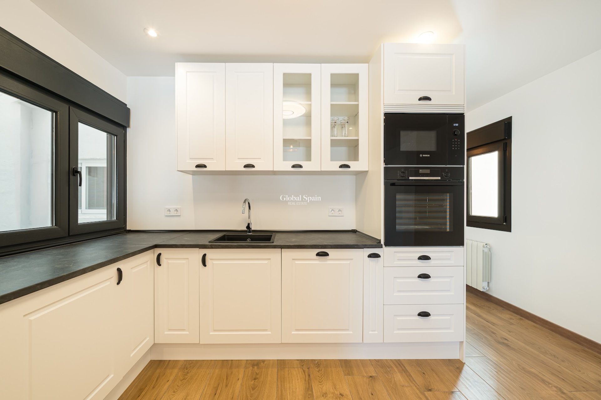 Resale - Apartment -
Santa Catalina - optional location detail