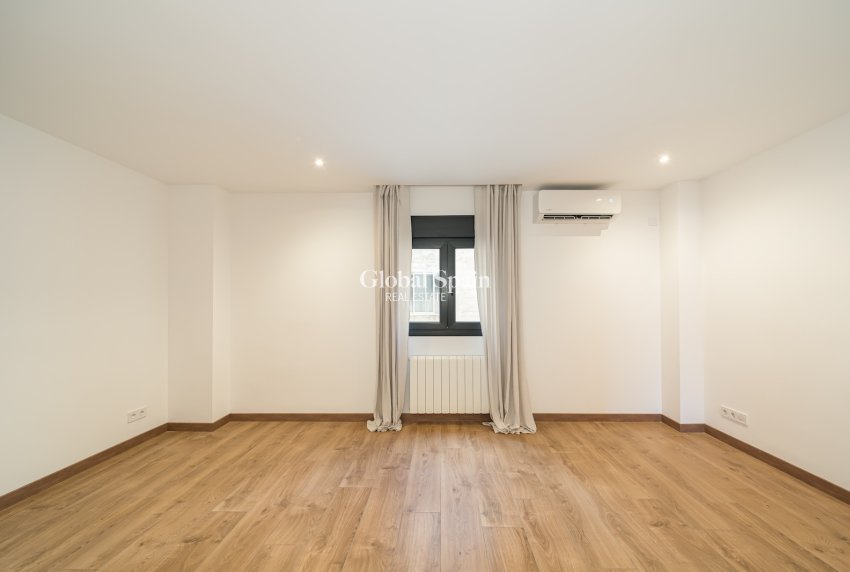 Resale - Apartment -
Santa Catalina - optional location detail