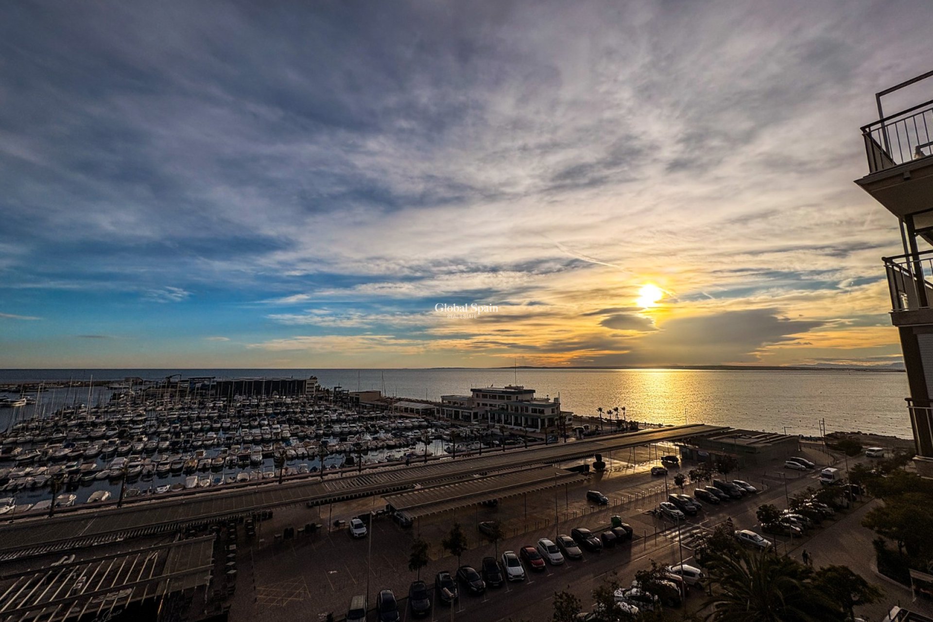 Resale - APARTMENT -
SANTA POLA - Puerto