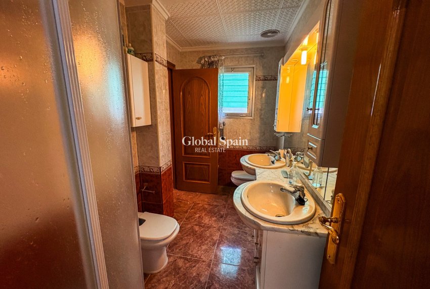 Resale - APARTMENT -
SANTA POLA - Puerto