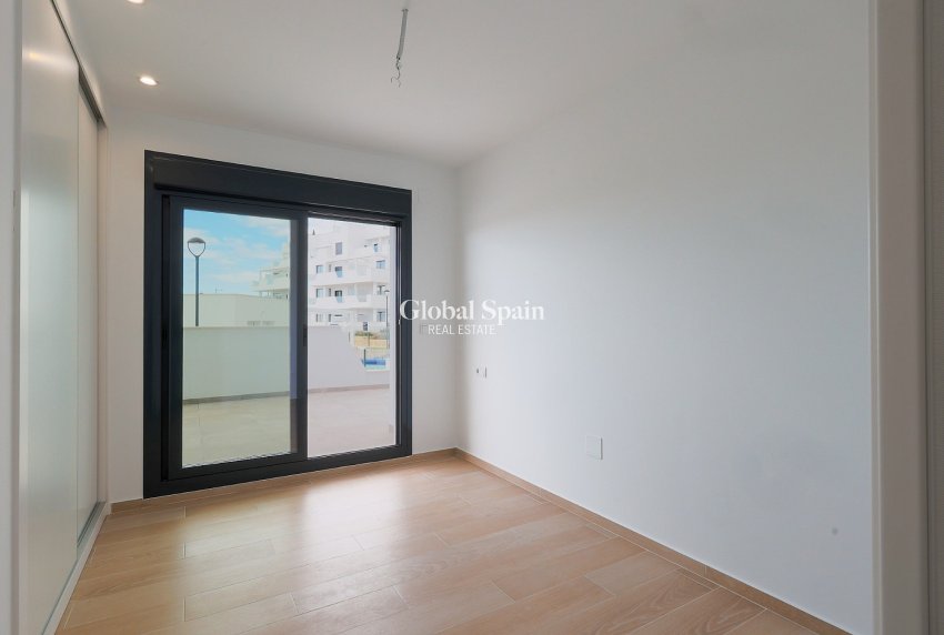 Resale - APARTMENT -
SANTA ROSALÍA - Inland