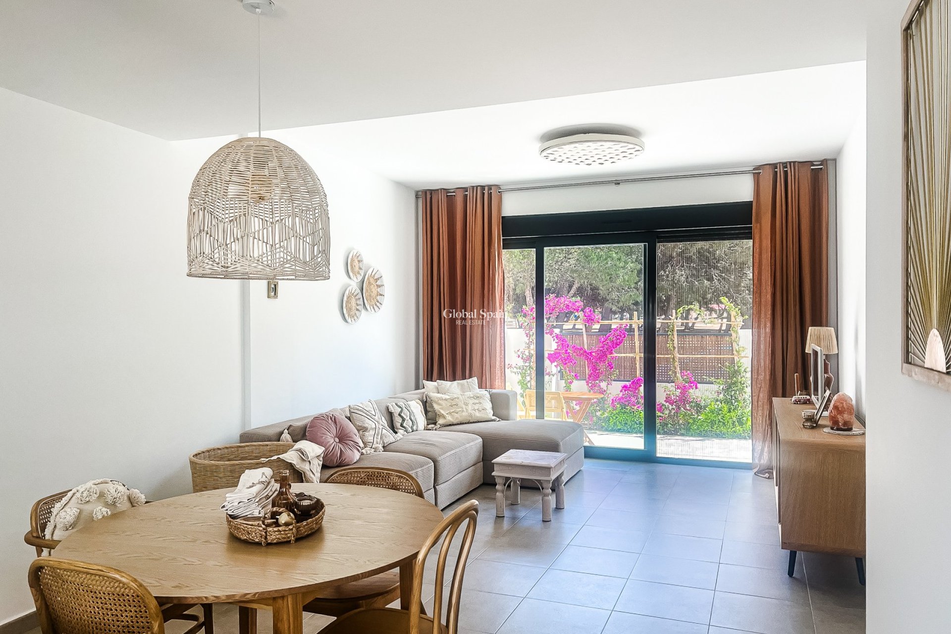 Resale - APARTMENT -
SANTIAGO DE LA RIBERA - zona san blas