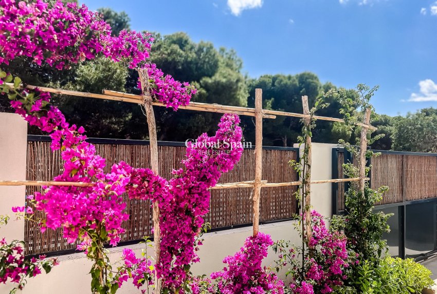 Resale - APARTMENT -
SANTIAGO DE LA RIBERA - zona san blas
