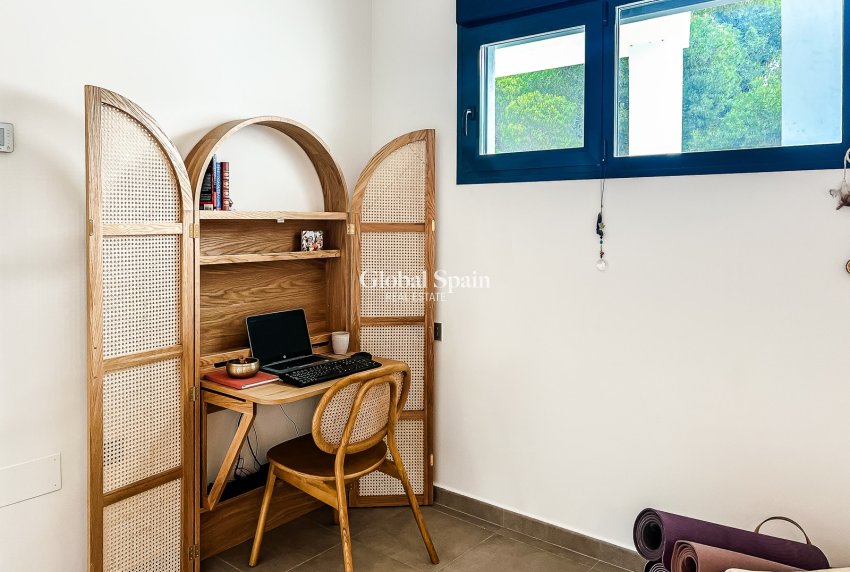 Resale - APARTMENT -
SANTIAGO DE LA RIBERA - zona san blas