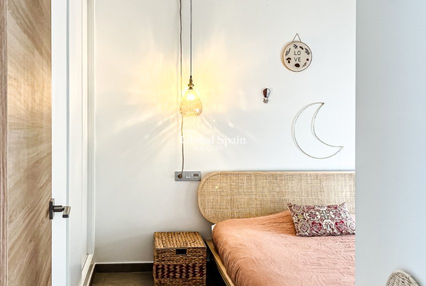 Resale - APARTMENT -
SANTIAGO DE LA RIBERA - zona san blas