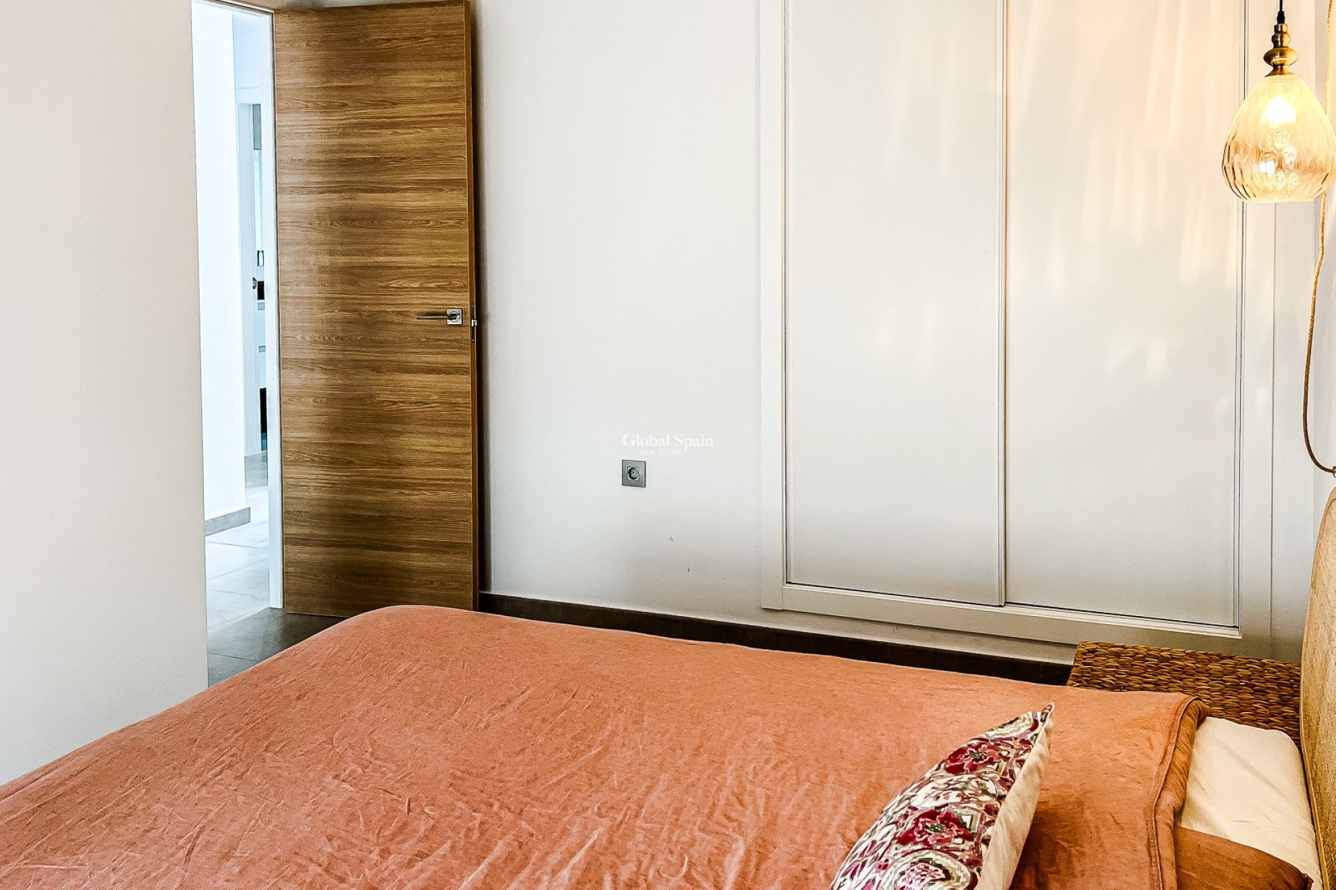 Resale - APARTMENT -
SANTIAGO DE LA RIBERA - zona san blas