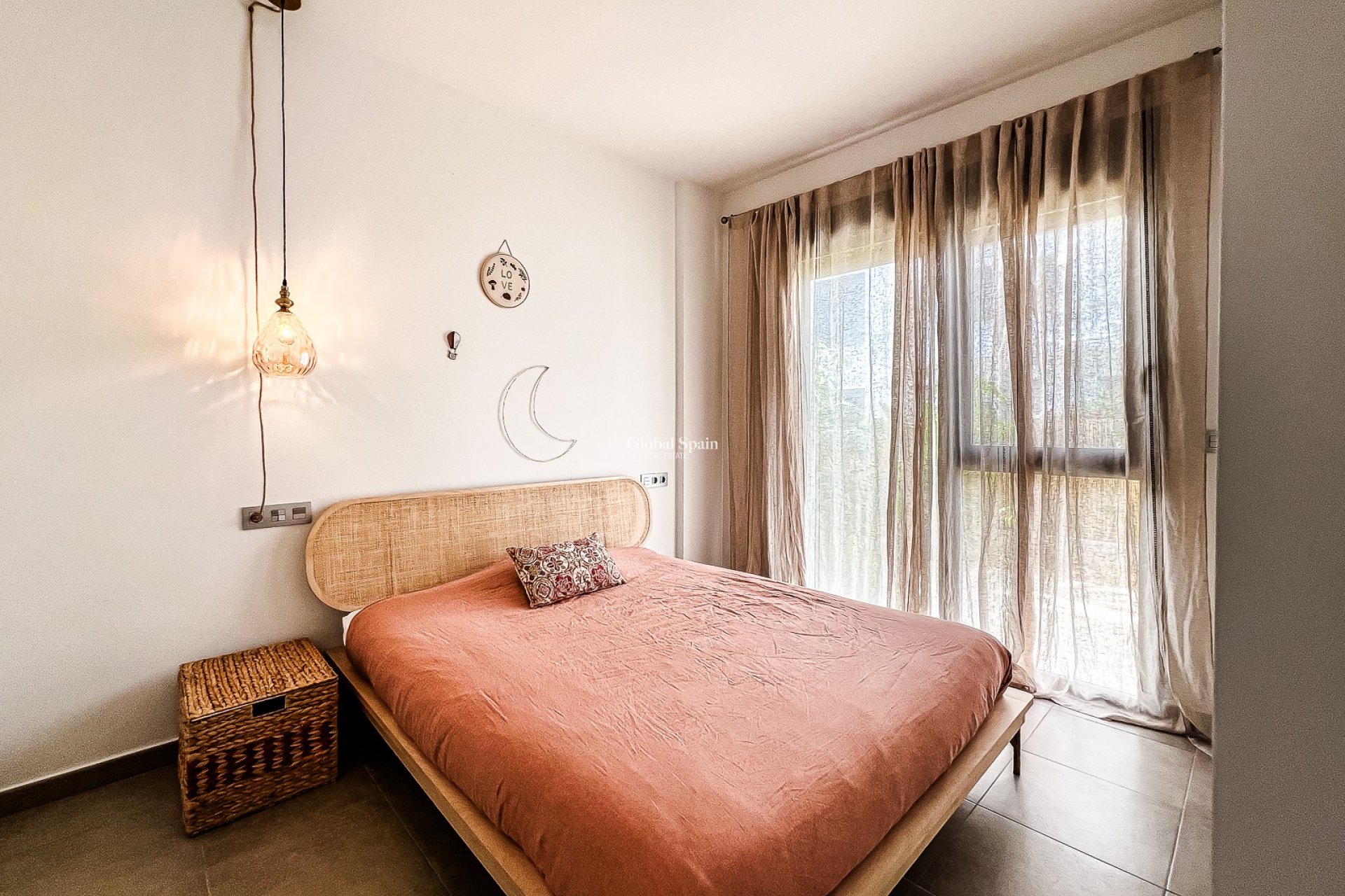 Resale - APARTMENT -
SANTIAGO DE LA RIBERA - zona san blas