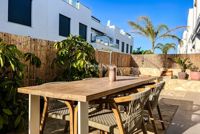 Resale - APARTMENT -
SANTIAGO DE LA RIBERA - zona san blas