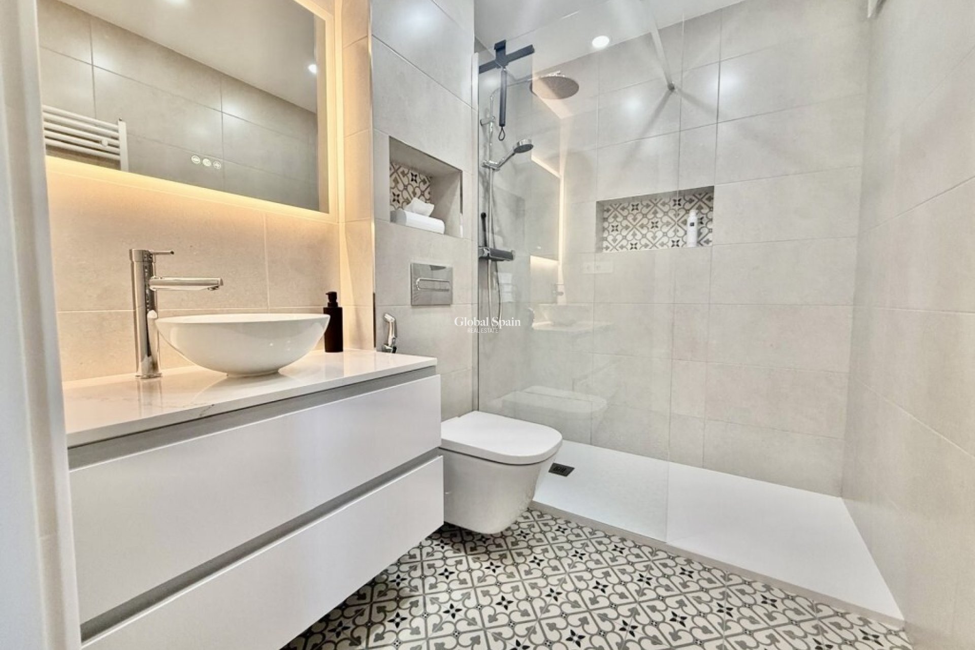 Resale - APARTMENT -
SUCINA - Inland