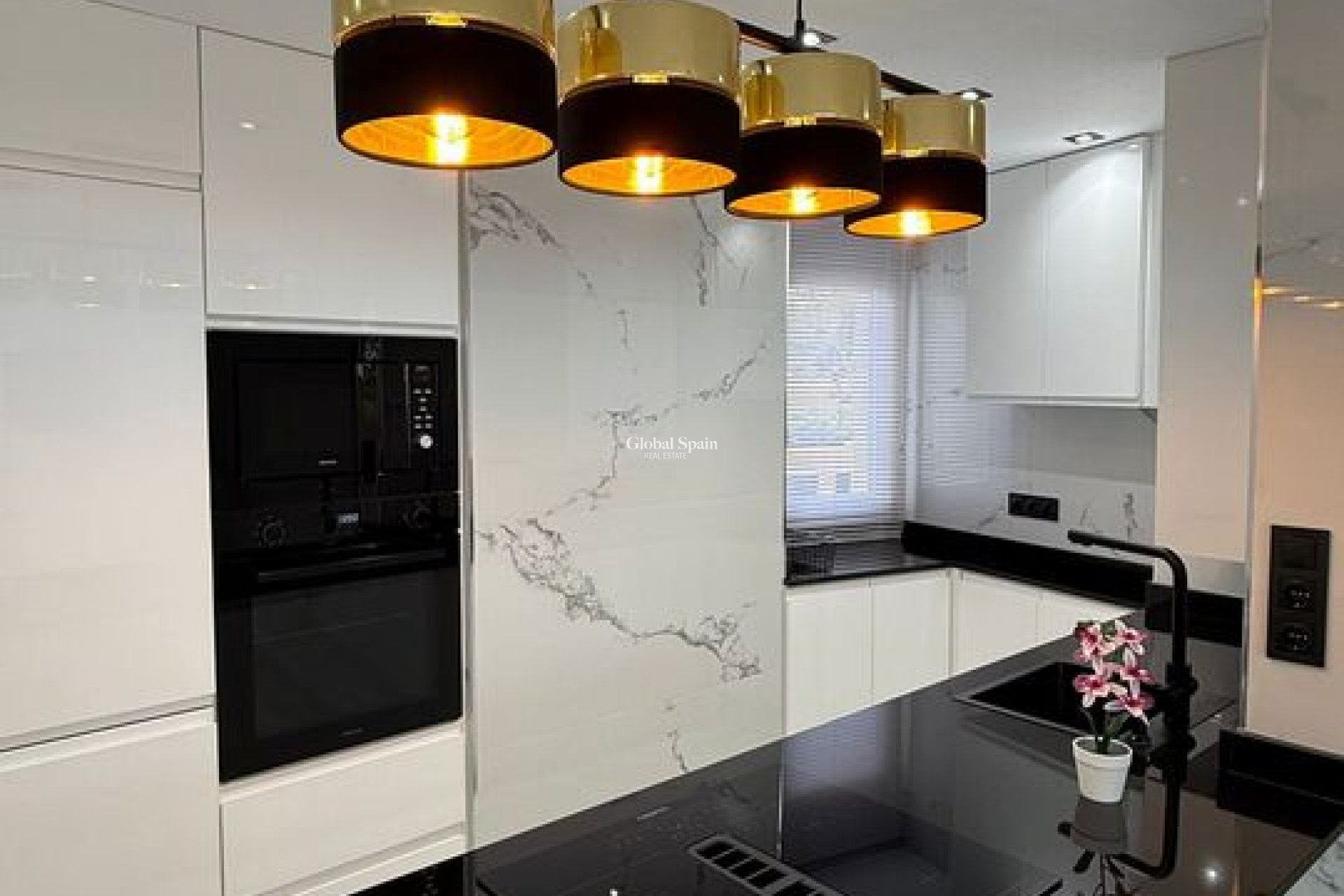 Resale - APARTMENT -
SUCINA - Inland