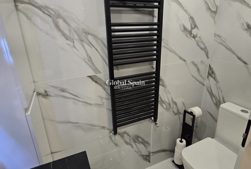 Resale - Apartment -
Sucina