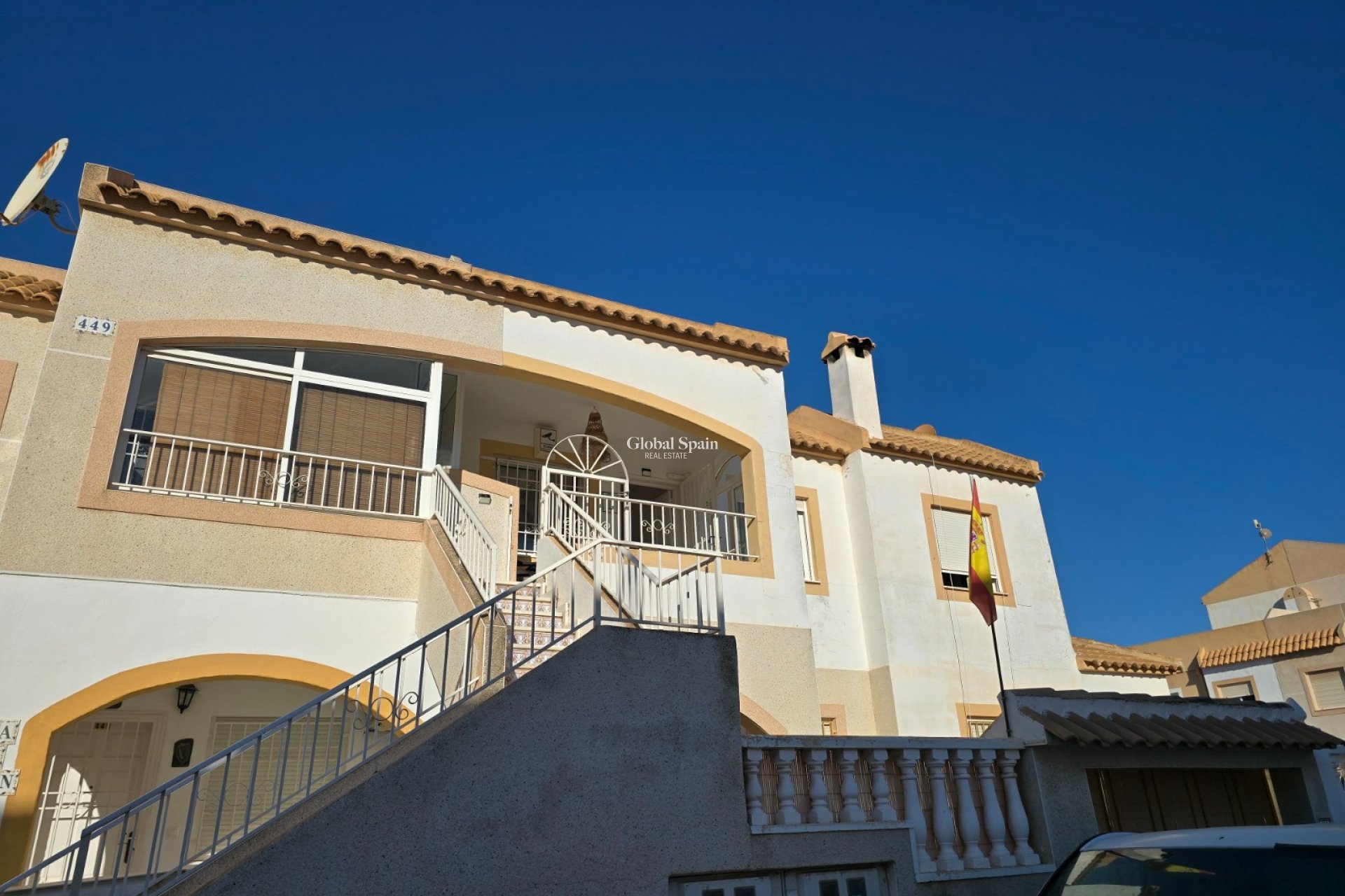 Resale - Apartment - Top Floor Apartment -
TORREVIEJA - El limonar