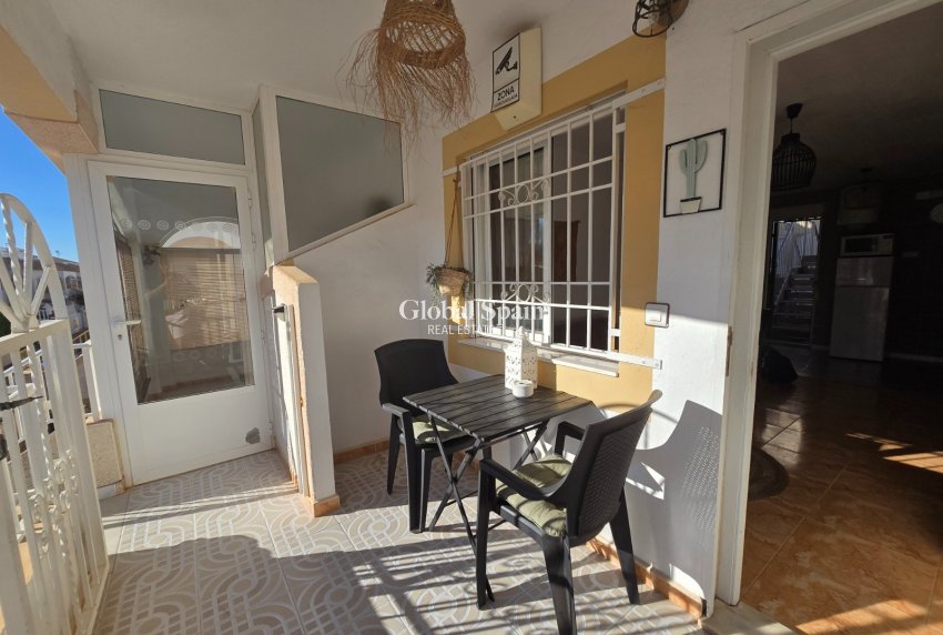 Resale - Apartment - Top Floor Apartment -
TORREVIEJA - El limonar