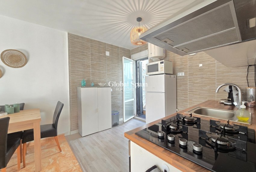 Resale - Apartment - Top Floor Apartment -
TORREVIEJA - El limonar