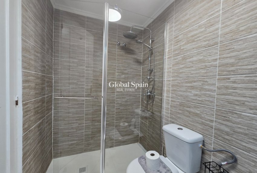 Resale - Apartment - Top Floor Apartment -
TORREVIEJA - El limonar