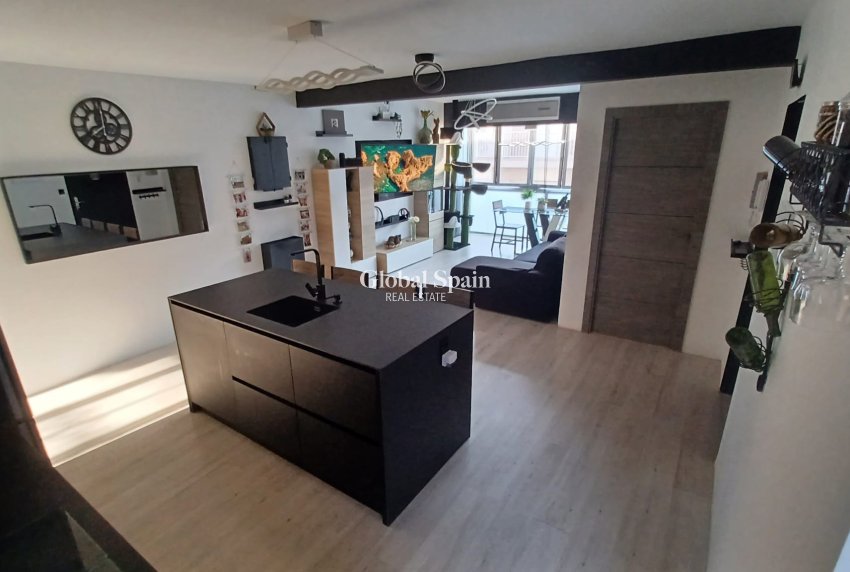 Resale - APARTMENT -
TORRE DE LA HORADADA - Costa Blanca