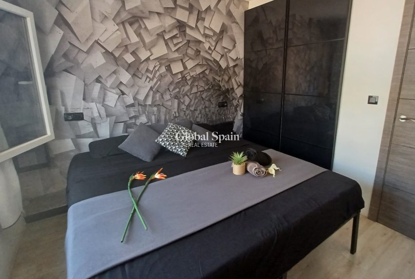 Resale - APARTMENT -
TORRE DE LA HORADADA - Costa Blanca