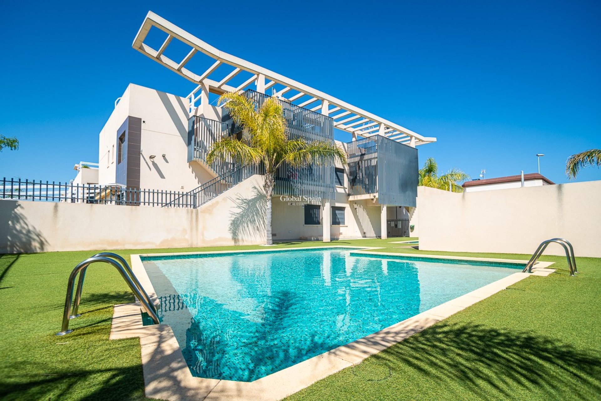 Resale - Apartment -
TORRE DE LA HORADADA - TORRE DE LA HORARADA