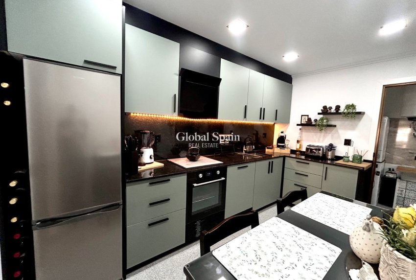 Resale - APARTMENT -
TORREMENDO - Torremendo