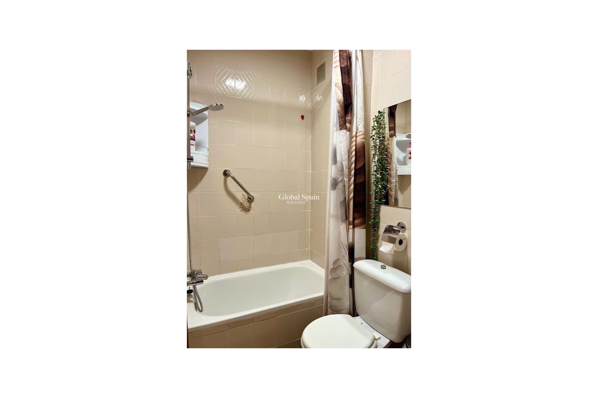 Resale - Apartment -
TORREVIEJA - Acequion