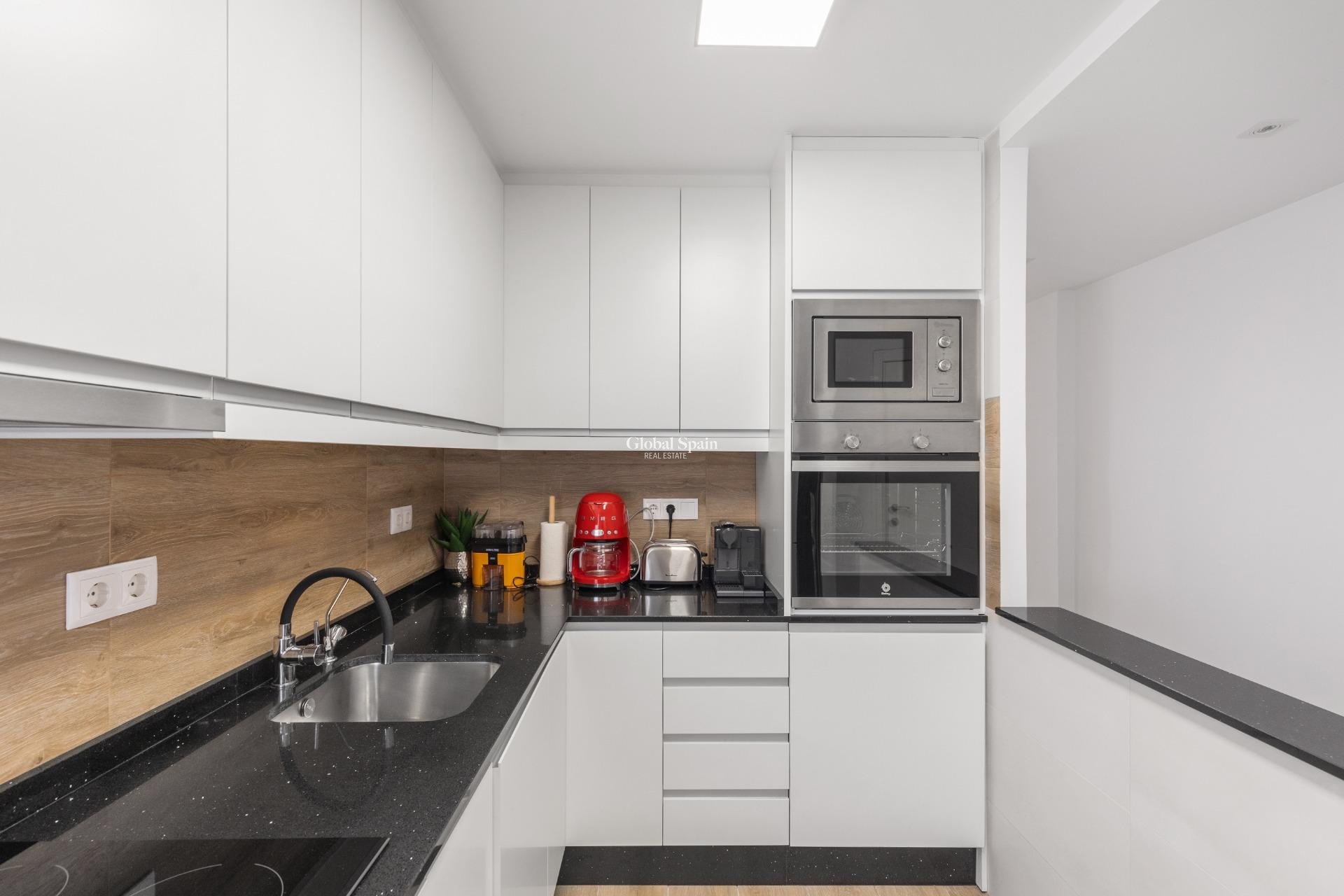 Resale - Apartment -
TORREVIEJA - Acequion