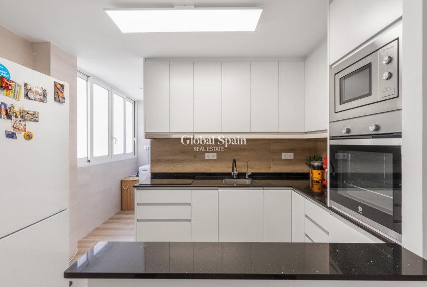 Resale - Apartment -
TORREVIEJA - Acequion