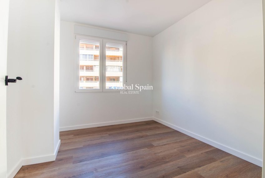 Resale - APARTMENT -
TORREVIEJA - Acequion