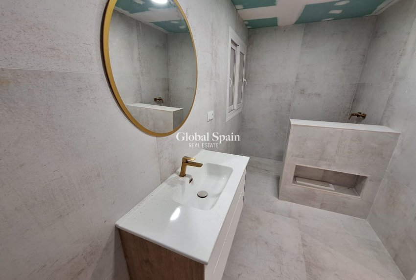 Resale - APARTMENT -
TORREVIEJA - Acequion