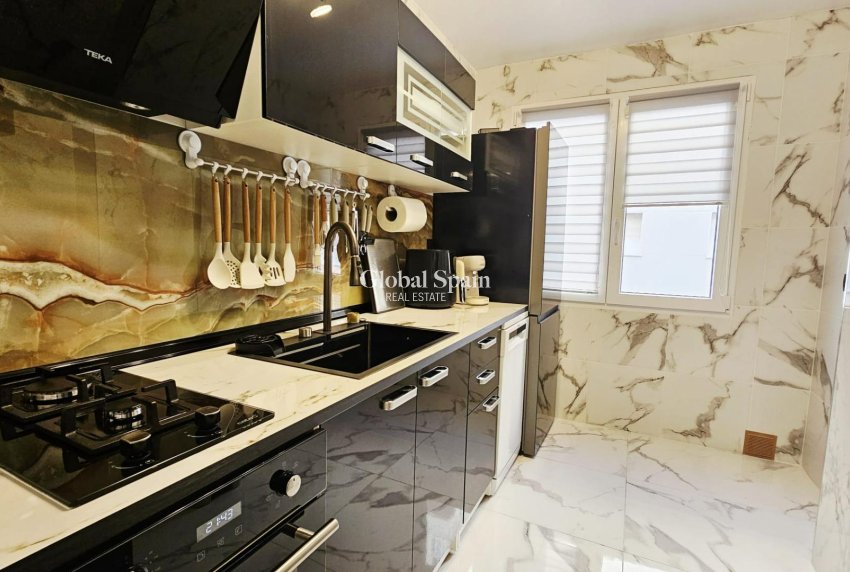 Resale - APARTMENT -
TORREVIEJA - Acequion