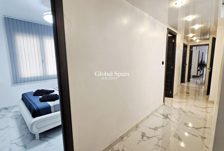 Resale - APARTMENT -
TORREVIEJA - Acequion