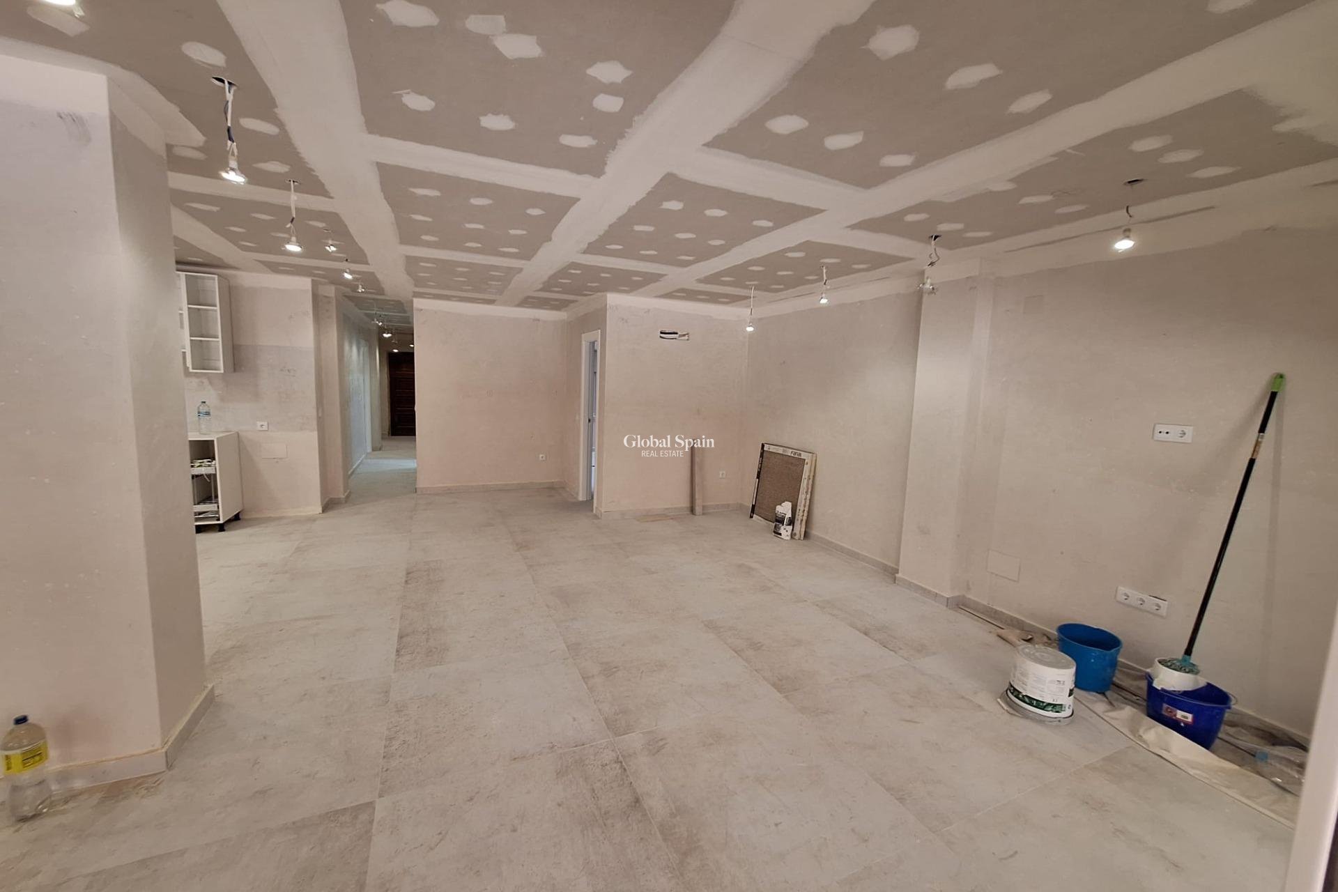 Resale - APARTMENT -
TORREVIEJA - Acequion