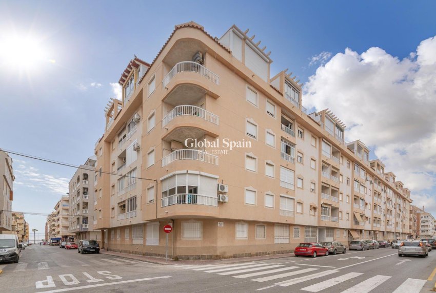 Resale - APARTMENT -
TORREVIEJA - Acequion