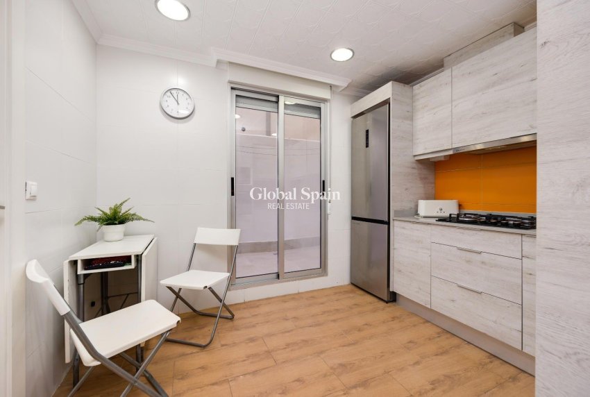Resale - APARTMENT -
TORREVIEJA - Acequion