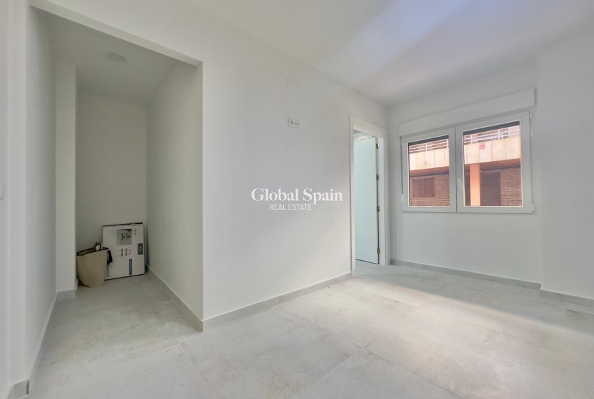 Resale - APARTMENT -
TORREVIEJA - Acequion
