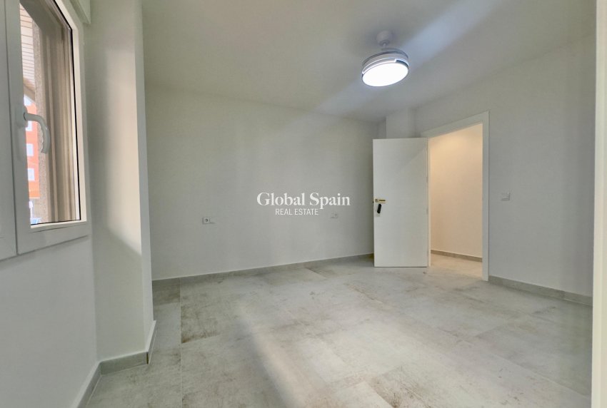 Resale - APARTMENT -
TORREVIEJA - Acequion
